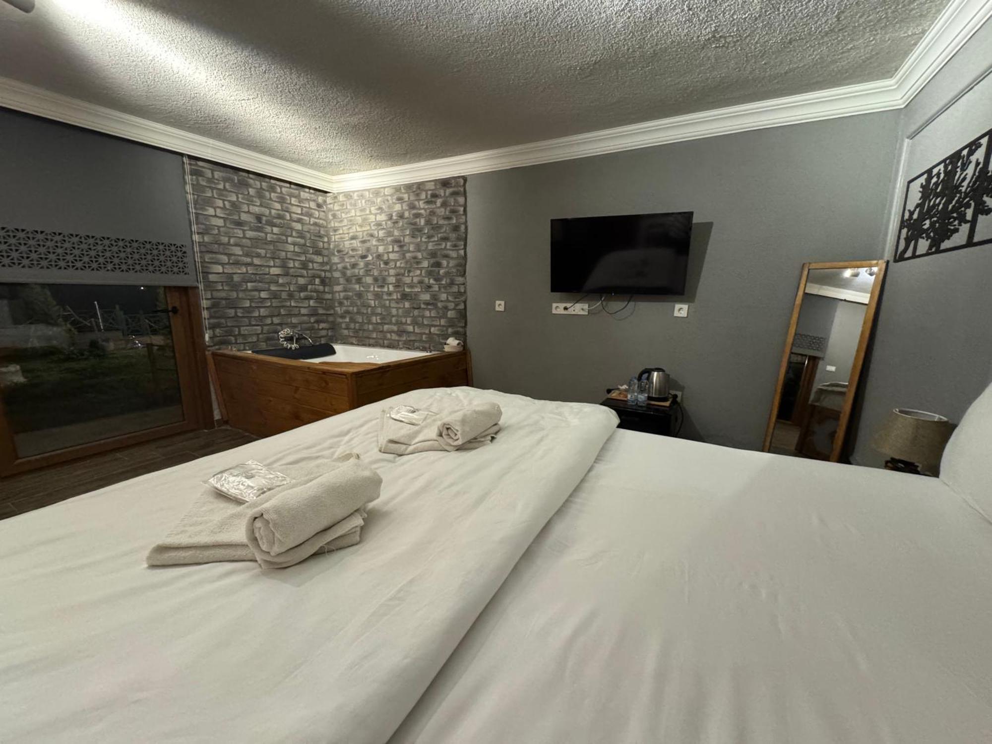 Tas Mahall Luxury Hotel Шіле Екстер'єр фото