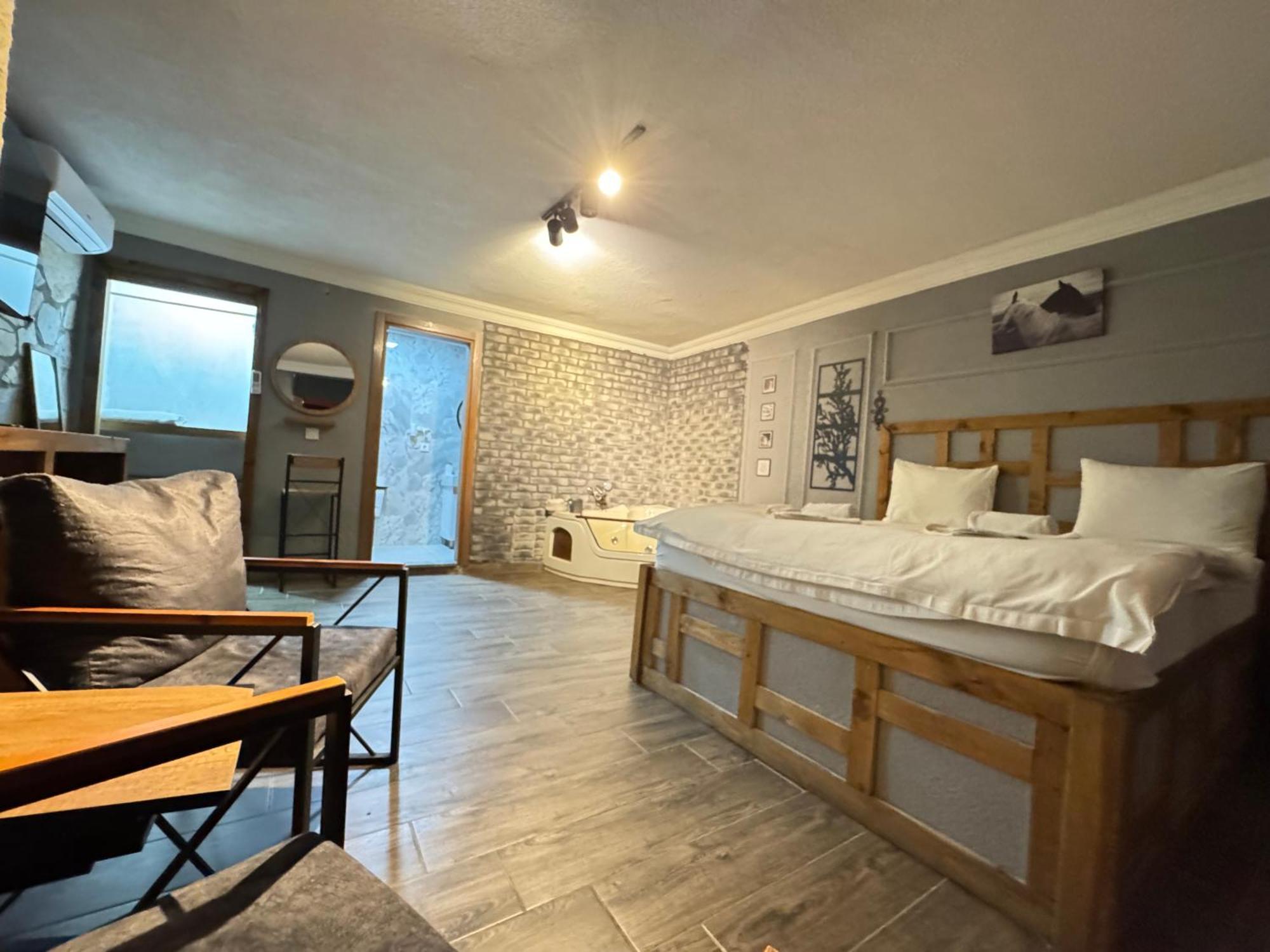 Tas Mahall Luxury Hotel Шіле Екстер'єр фото